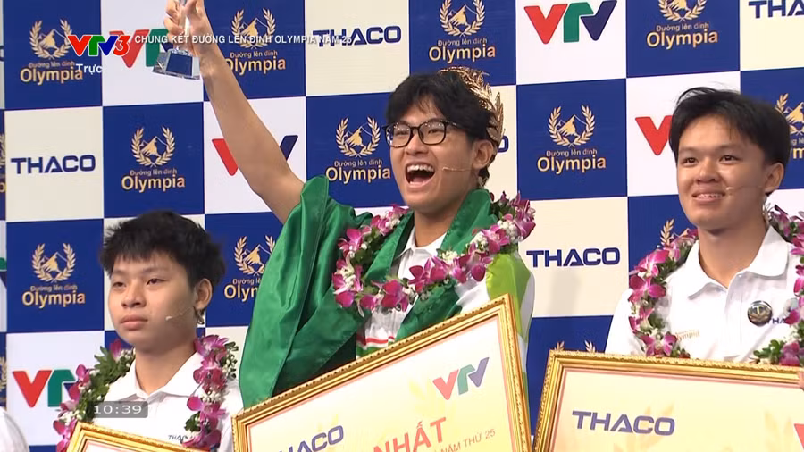 Bảo Khánh giành vòng nguyệt quế.