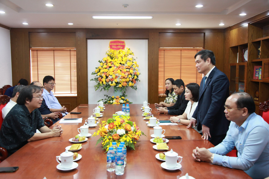 Ông Phan Xuân Thủy - Phó trưởng Ban Tuyên giáo và Dân vận Trung ương phát biểu. img-0031.jpg