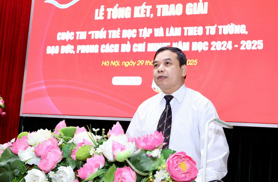 Ông Hoàng Đức Minh - Vụ trưởng Vụ Học sinh, sinh viên (Bộ GD&ĐT) phát biểu tại lễ tổng kết. z6650910918708-e6fb3fde35cfdf9b33474453627a61ae.jpg