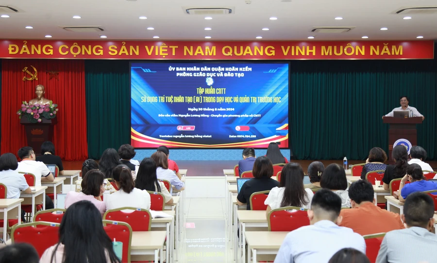 Quang cảnh lớp tập huấn.