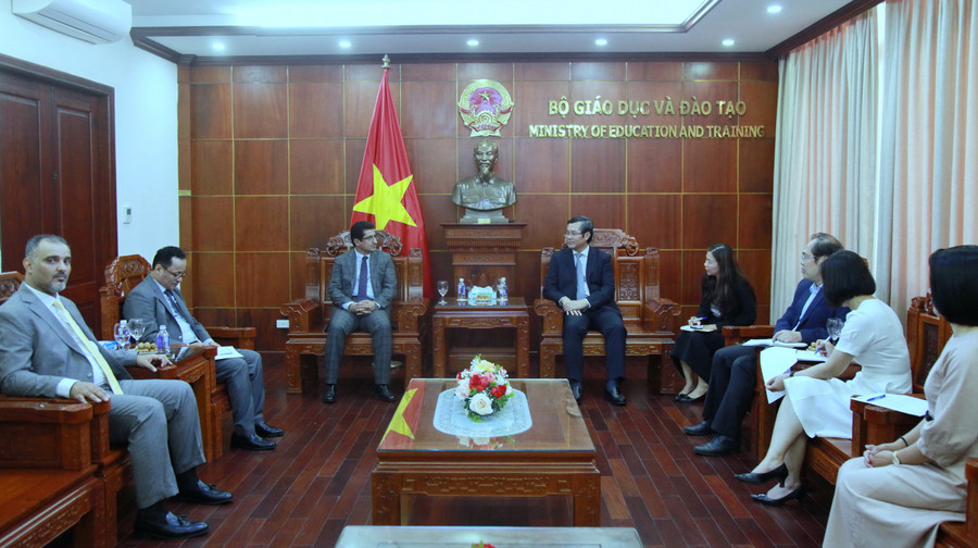 ប្រតិភូចូលរួមពិធីទទួល។ img-0005.jpg