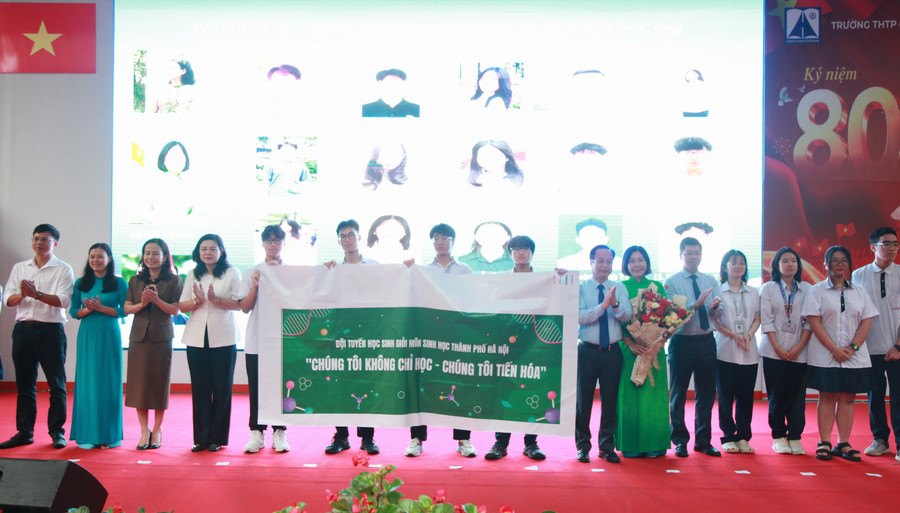 Đội tuyển Sinh học. img-0060.jpg