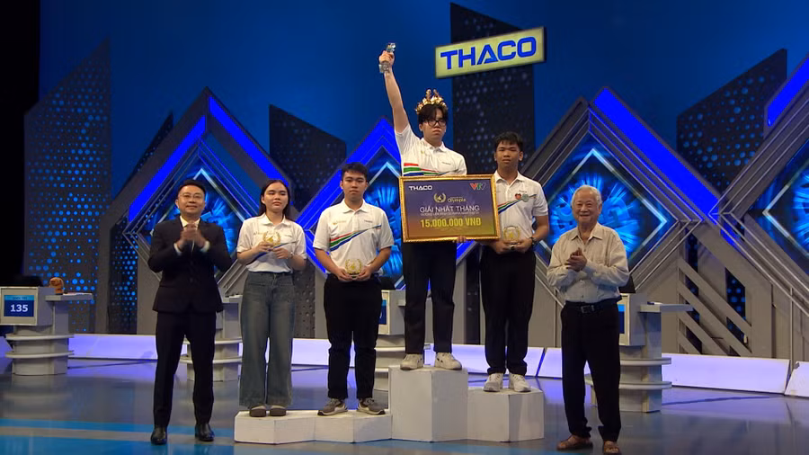 Phạm Tuấn Thành giành vòng nguyệt quế.