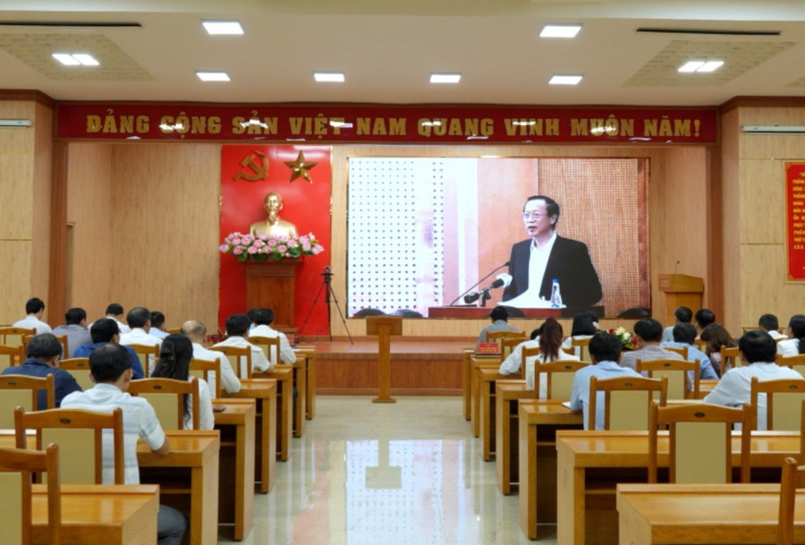 Các đại biểu dự tại điểm cầu tỉnh Quảng Ngãi. img-17.jpg
