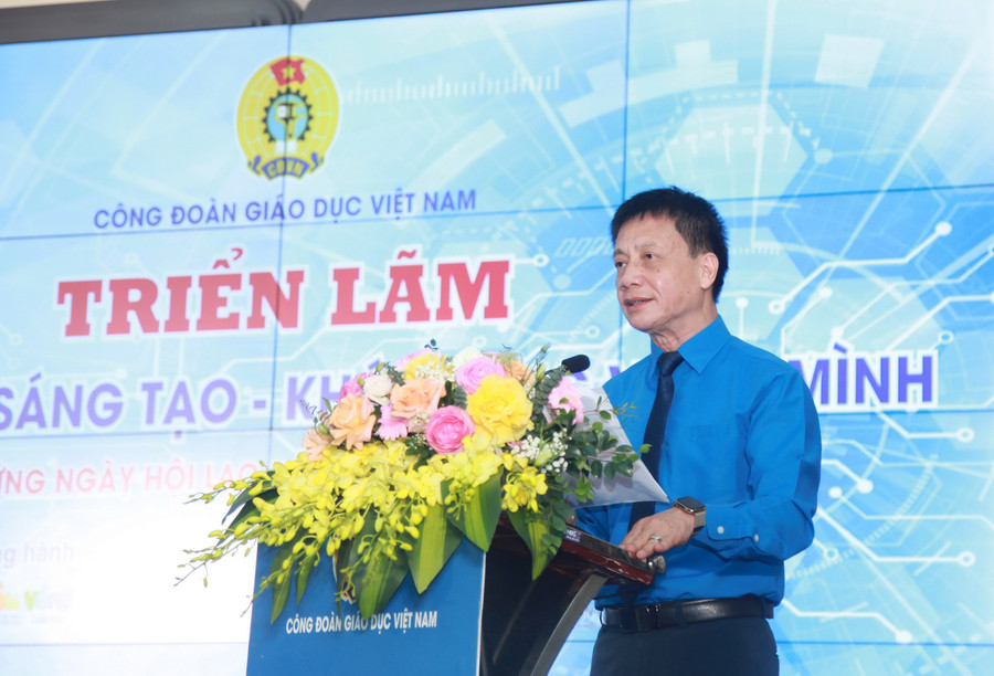 Ông Nguyễn Ngọc Ân - Chủ tịch Công đoàn Giáo dục Việt Nam - phát biểu khai mạc. img-0054.jpg