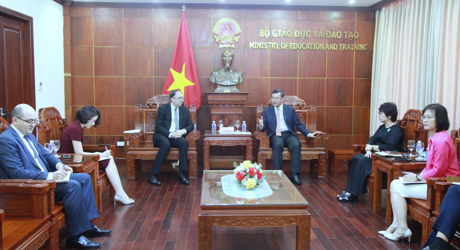 Quang cảnh buổi làm việc. img-0745.jpg