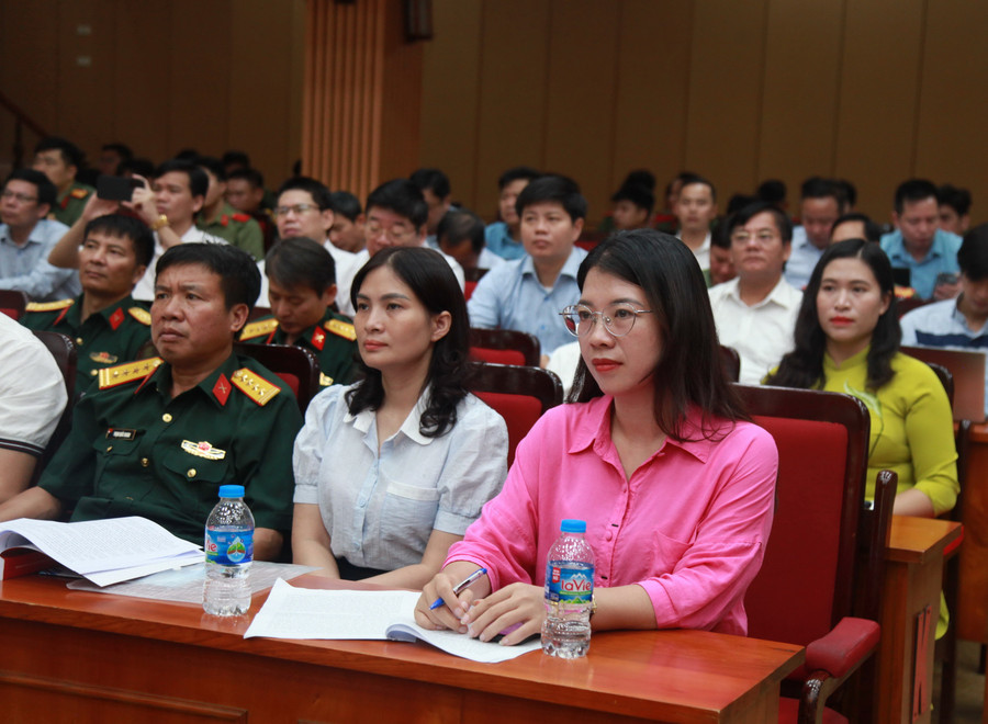 Các đại biểu tham dự đến từ các cơ sở giáo dục. img-0091.jpg