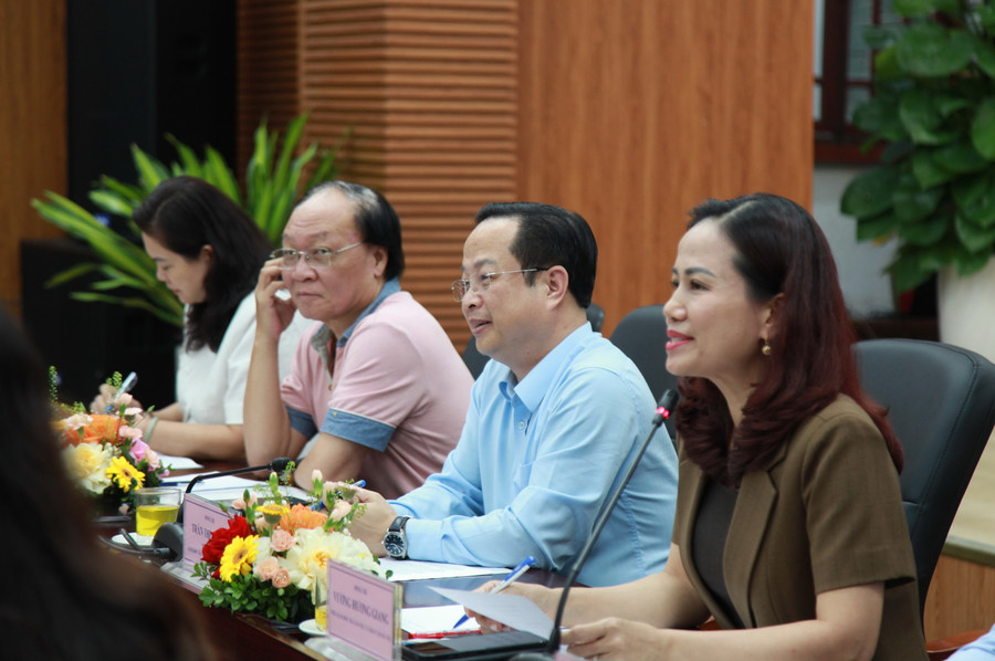 Lãnh đạo Sở GD&ĐT Hà Nội giải đáp thông tin về sự kiện. img-0172.jpg