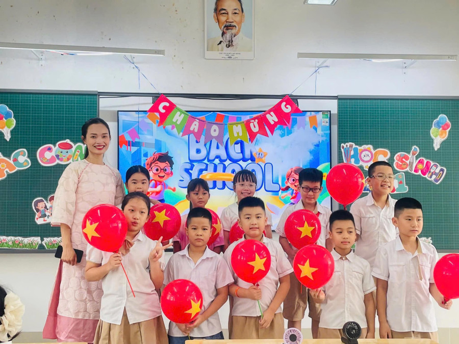 Cô trò Trường Tiểu học Pháp Vân. 539462364-122112233708972938-2315566446763674460-n.jpg