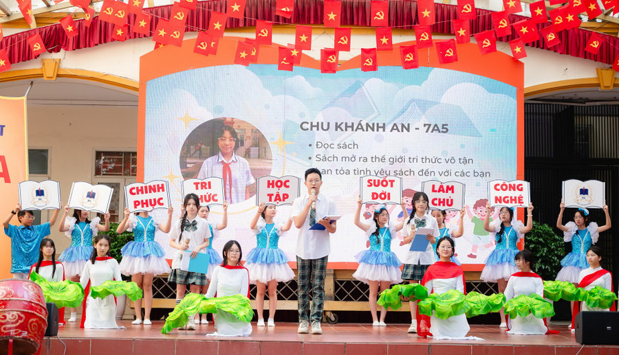 Học sinh Trường THCS Hoàng Liệt phát động thông điệp Học tập suốt đời.