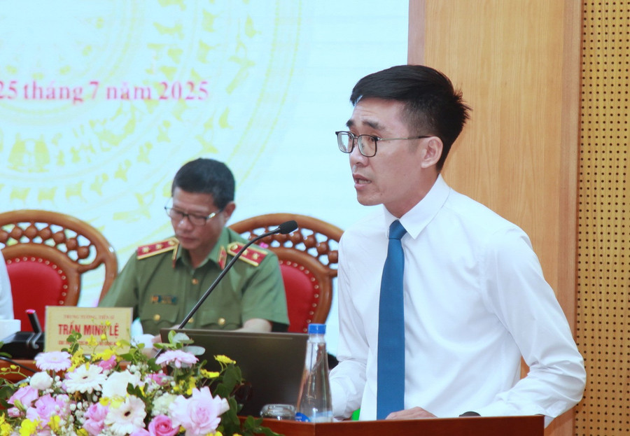TS Nguyễn Mạnh Thắng - Trưởng Khoa Giáo dục chính trị, Trường Đại học Sư phạm Thành phố Hồ Chí Minh tham luận tại hội thảo. img-0029.jpg