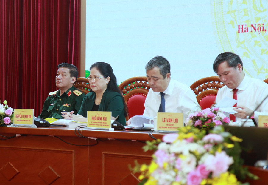 Thứ trưởng Bộ GD&ĐT Nguyễn Thị Kim Chi đồng chủ trì hội thảo. img-0025.jpg