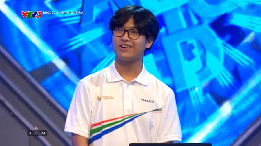 Trần Bùi Bảo Khánh, Trường THPT chuyên Hà Nội - Amsterdam, Hà Nội.