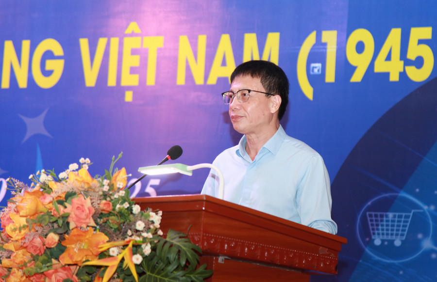 Ông Nguyễn Ngọc Ân - Chủ tịch Công đoàn Giáo dục Việt Nam phát biểu khai mạc hội thảo. img-0012.jpg