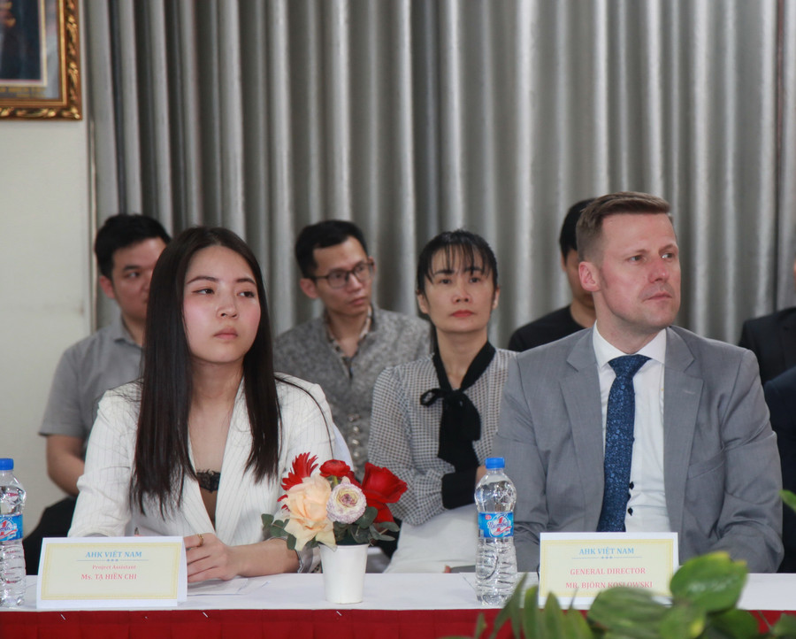Các đại biểu từ Phòng Công nghiệp và Thương mại Đức tại Việt Nam. img-0021.jpg