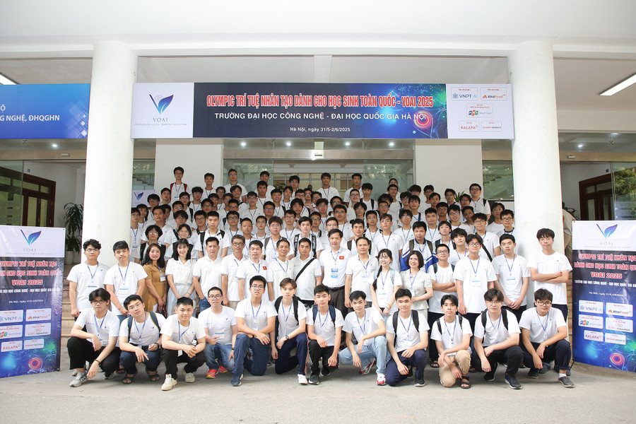 Cuộc thi được tổ chức tại Trường Đại học Công nghệ, Đại học Quốc gia Hà Nội. 502936385-1166006375326840-8032763904899704165-n.jpg