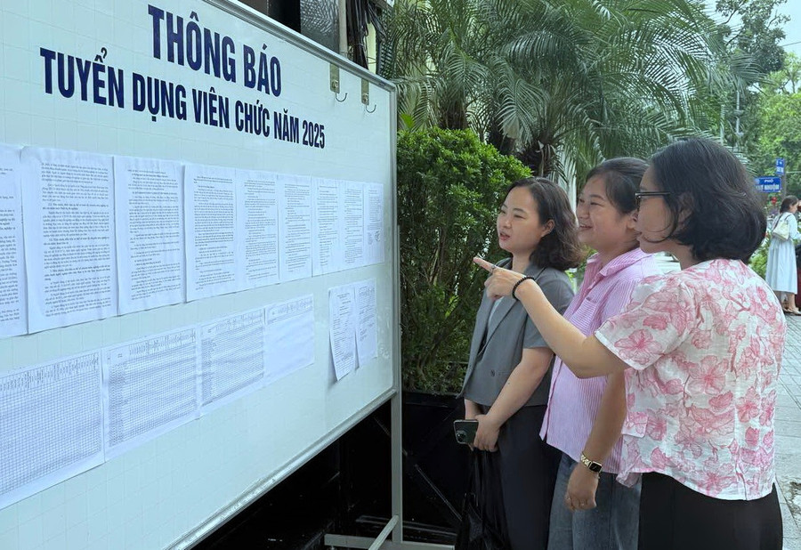 Đã có hơn 7.200 hồ sơ đăng ký tuyển dụng được gửi về Sở.