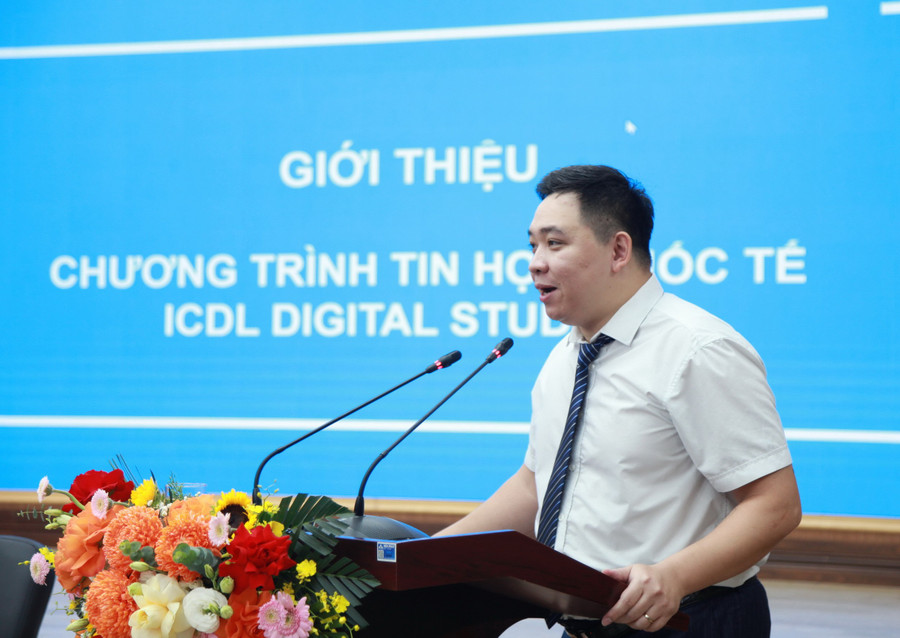 Chuyên gia EMG báo cáo chuyên đề: “ICDL Digital Student – Chuẩn kỹ năng số quốc tế”. img-0668.jpg