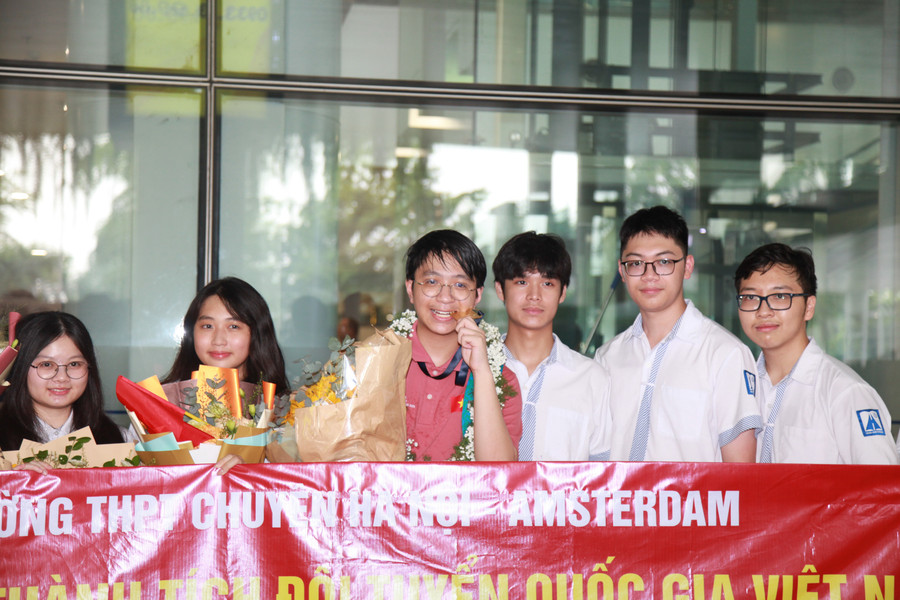 Nguyễn Mạnh Tuấn chia sẻ niềm vui cùng các bạn. img-0387.jpg