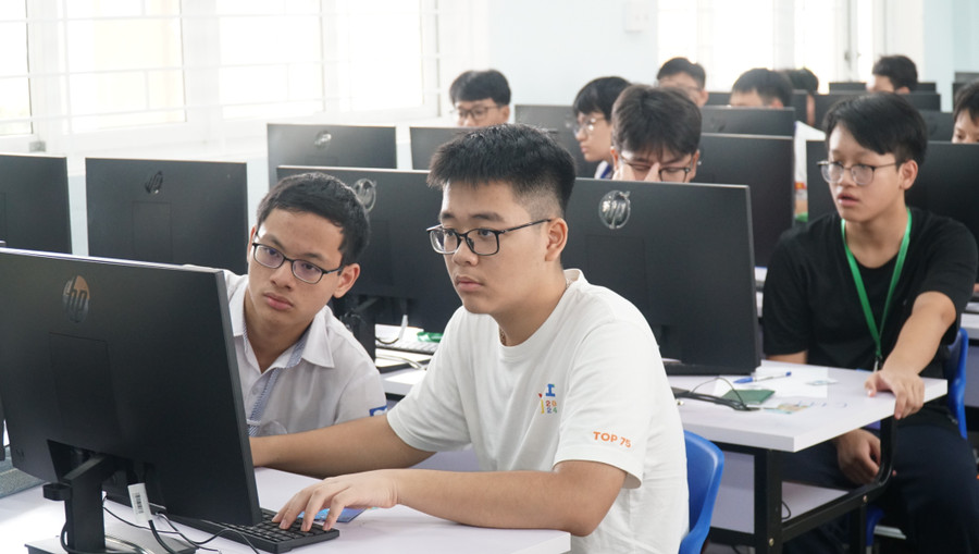 Các thí sinh dự vòng chung kết hội thi. btg07621.jpg