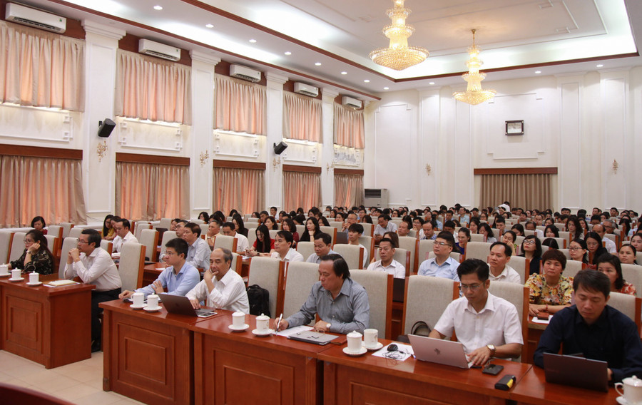 Các đại biểu dự hội nghị tập huấn.