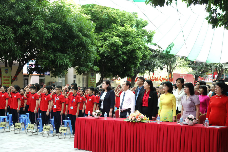 Các đại biểu dự chương trình. a55a9967.jpg