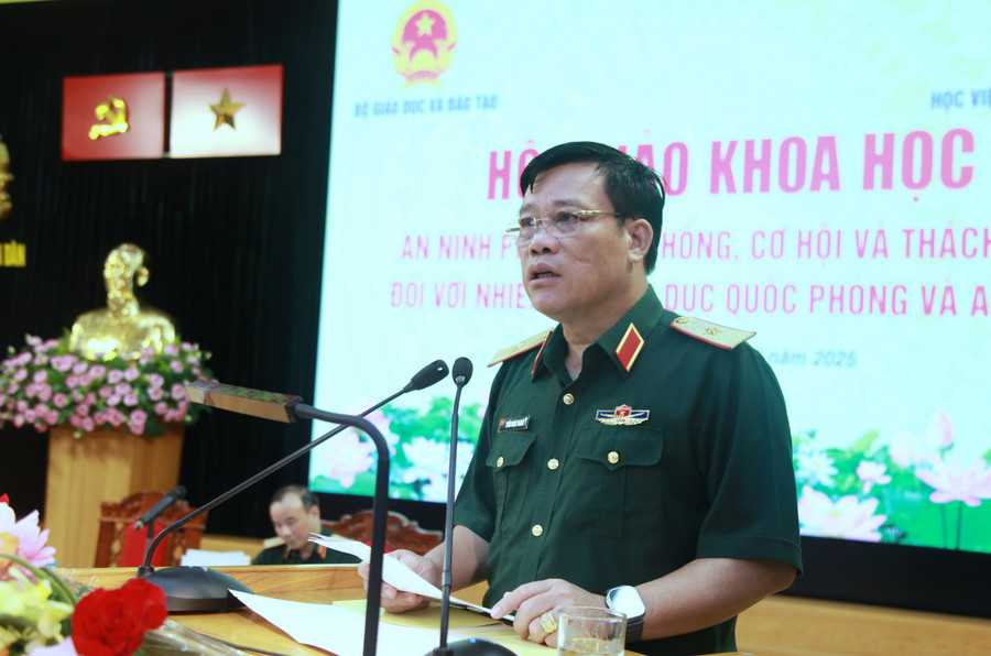 Vụ trưởng Trần Ngọc Thanh phát biểu khai mạc hội thảo. img-0015.jpg