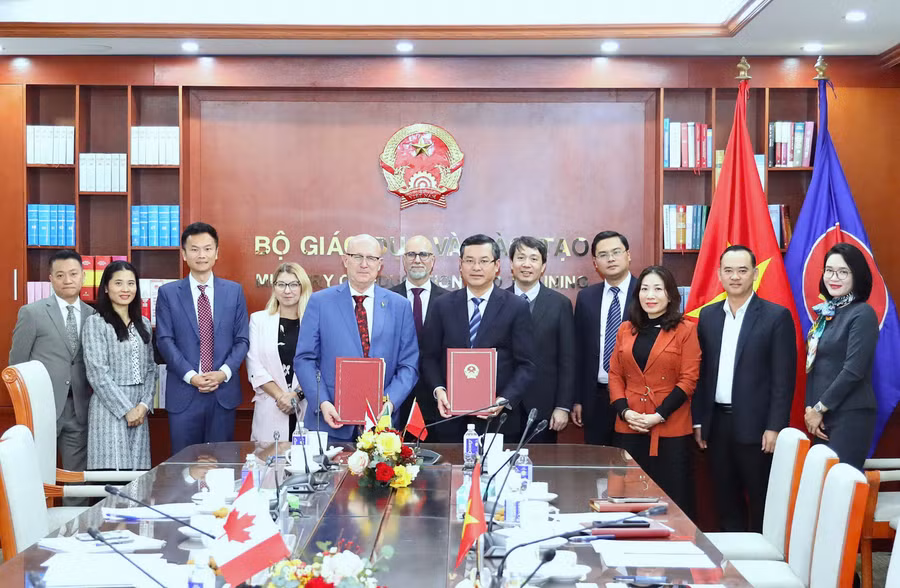 Hai bên ký kết thoả thuận hợp tác giáo dục đại học.