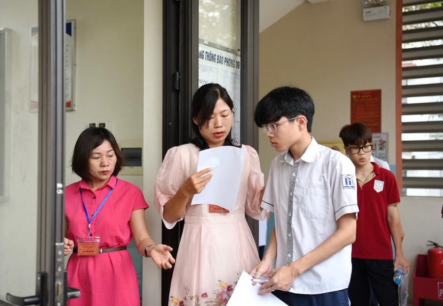 Học sinh dự thi vào lớp 10 tại Hà Nội năm 2024.