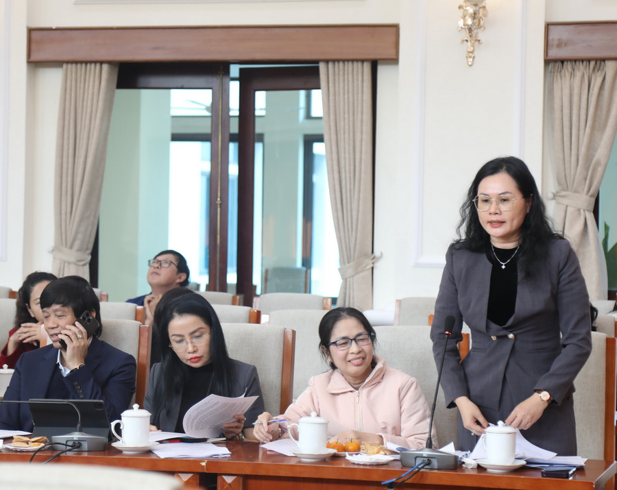 Bà Lê Thuỵ Mỵ Châu - Phó Giám đốc Sở GD&amp;ĐT TPHCM phát biểu tại hội nghị.