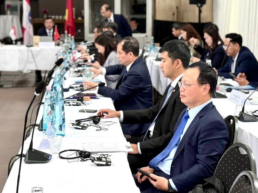 Các đại biểu dự họp. z6671001605595-53a3f8db93898f03faa089eb98d37aa5.jpg