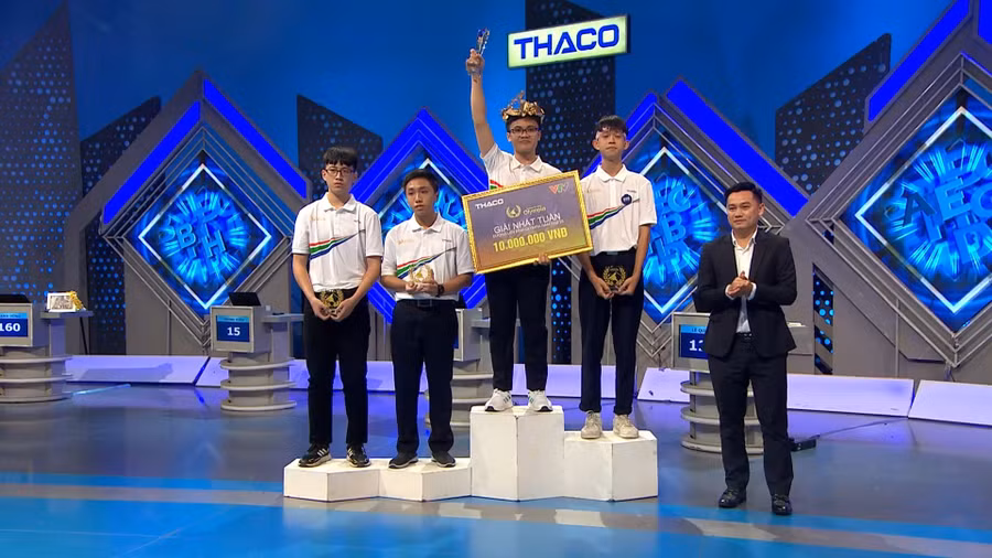 Mai Quang Dũng đến từ Trường THPT Vĩnh Linh, Quảng Trị chiến thắng thuyết phục trong trận thi tuần Olympia.