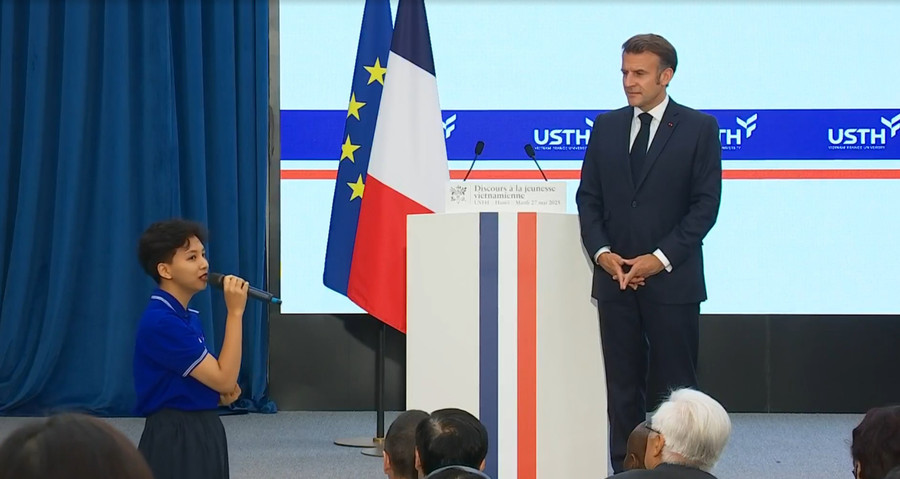 Tổng thống Tổng thống Pháp Emmanuel Macron giao lưu với sinh viên Trường Đại học Khoa học và Công nghệ Hà Nội. img-55.jpg