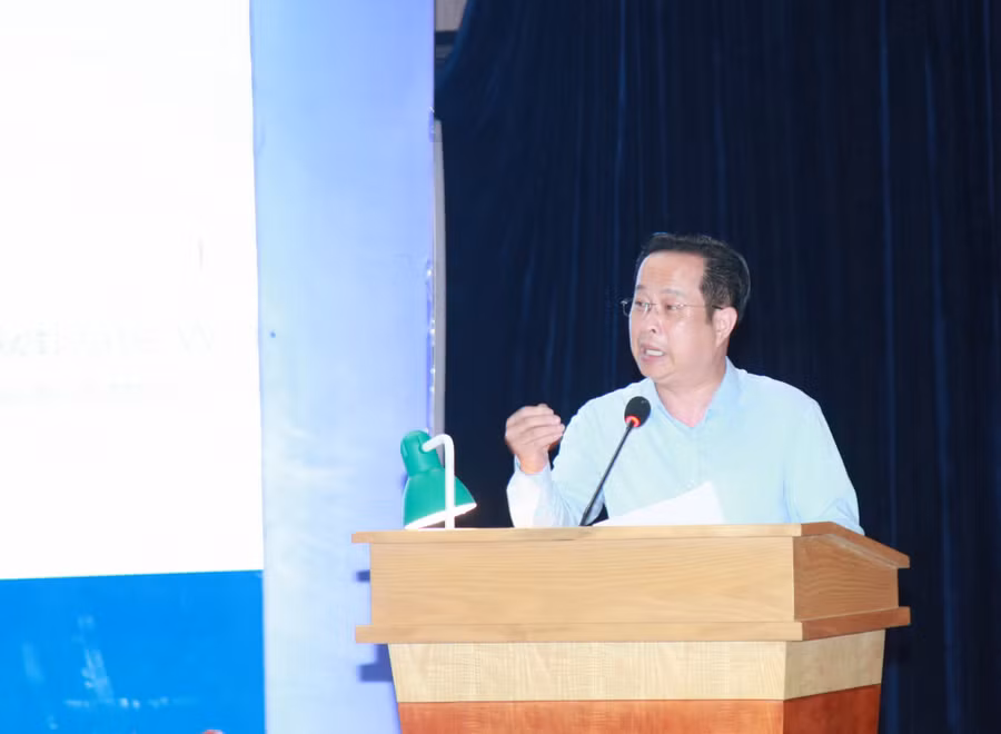 Giám đốc Sở GD&ĐT Hà Nội Trần Thế Cương quán triệt các nội dung cơ bản tại hội nghị.