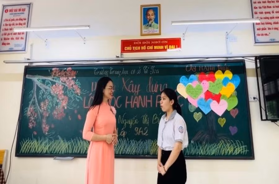 Cô Nguyễn Thị Bích Thành với dự án xây dựng lớp học hạnh phúc.