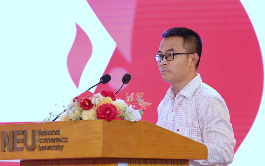 Đại biểu trình bày tham luận tại hội nghị. dai-bieu.jpg