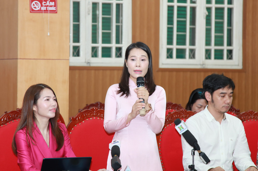 Cô Lâm Kiều Ninh, giáo viên Trường THCS Đống Đa (quận Đống Đa) chia sẻ về đề thi môn Ngữ văn. img-0013.jpg