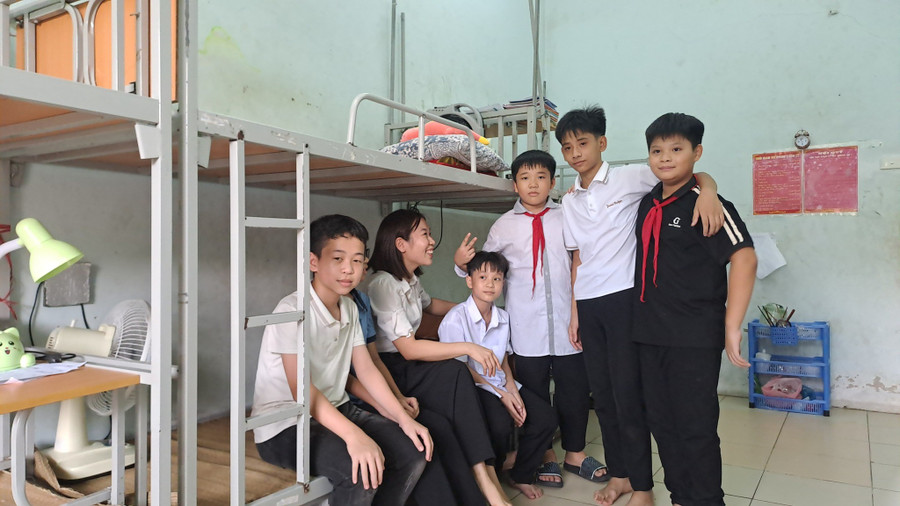Được sự quan tâm của Đảng và Nhà nước, điều kiện ăn ở, học tập của các em hiện nay rất tốt. 549419802-122152865588612342-7817279849686631246-n.jpg