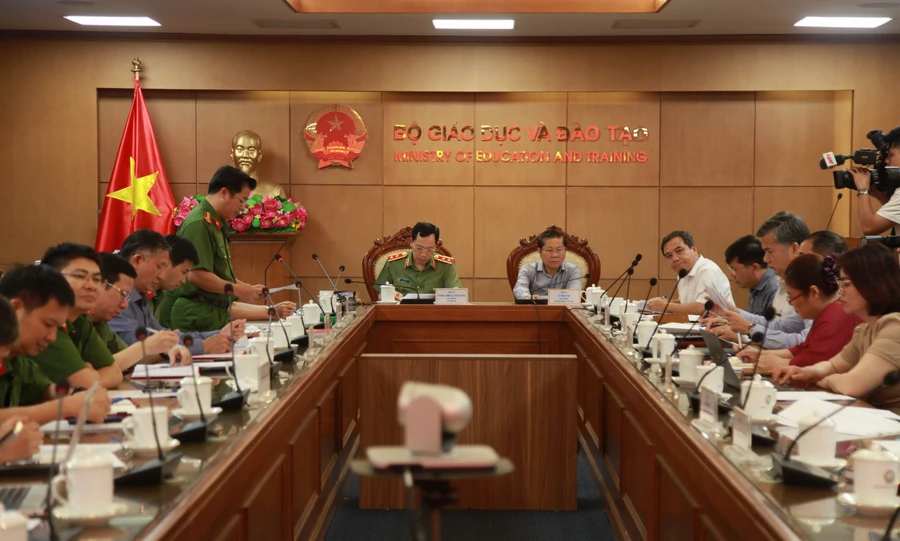 Quang cảnh hội nghị.