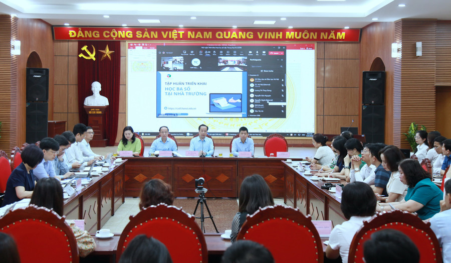 Quang cảnh buổi tập huấn.