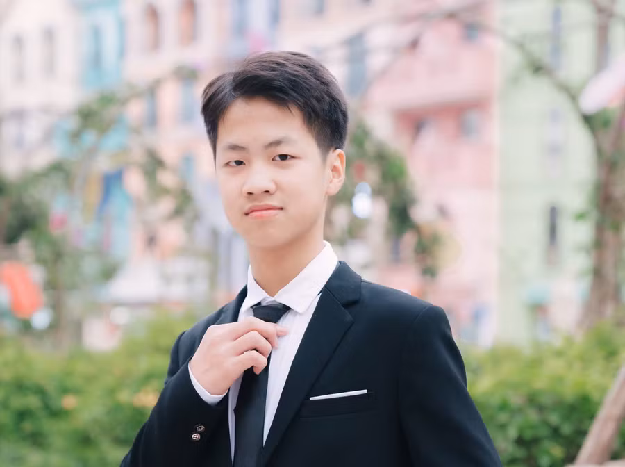 Nguyễn Việt Dũng, học sinh Trường THCS Lĩnh Nam.