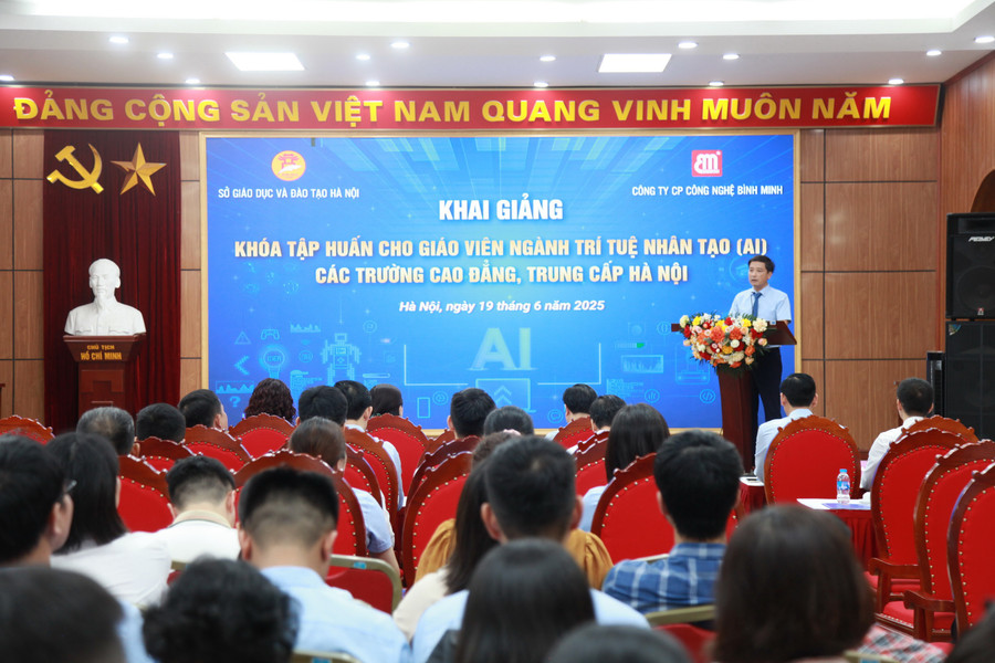 Đại diện học viên phát biểu tại chương trình. img-0138.jpg