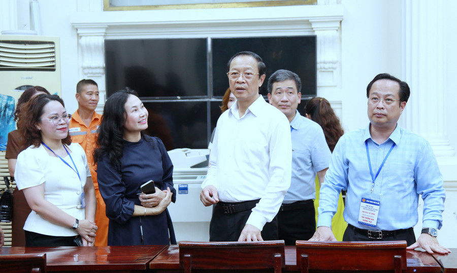Thứ trưởng Phạm Ngọc Thưởng đánh giá cao công tác chuẩn bị kỳ thi của thành phố Hà Nội.