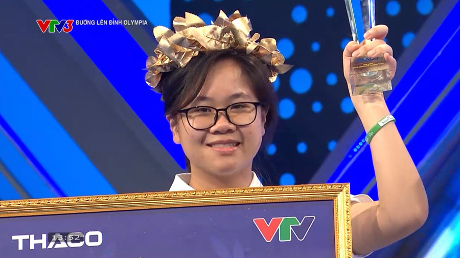 Lê Hoàng Trân Châu giành vòng nguyệt quế.