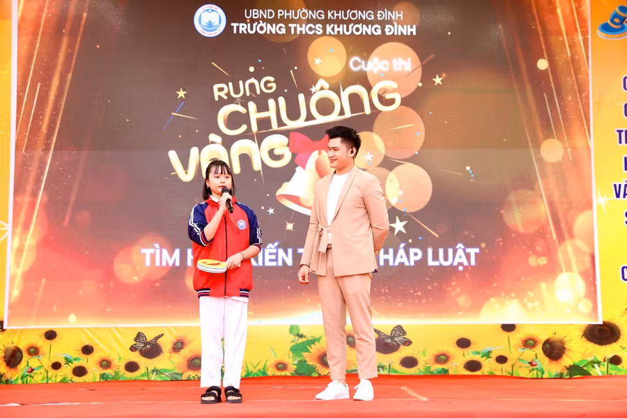 Cuộc thi Rung chuông vàng tìm hiểu kiến thức pháp luật.