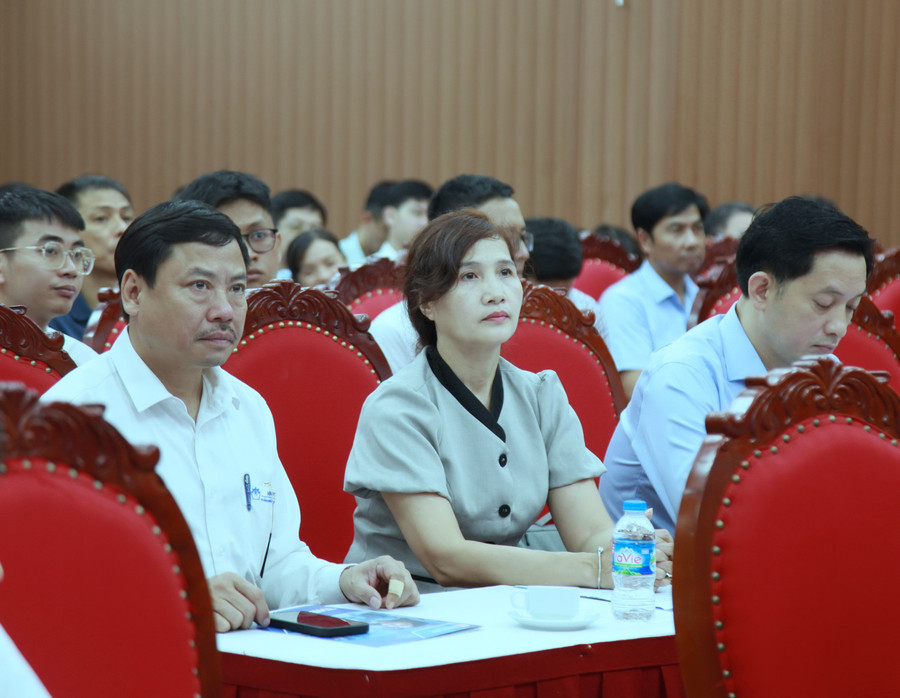 Các học viên dự khóa tập huấn. img-0269.jpg