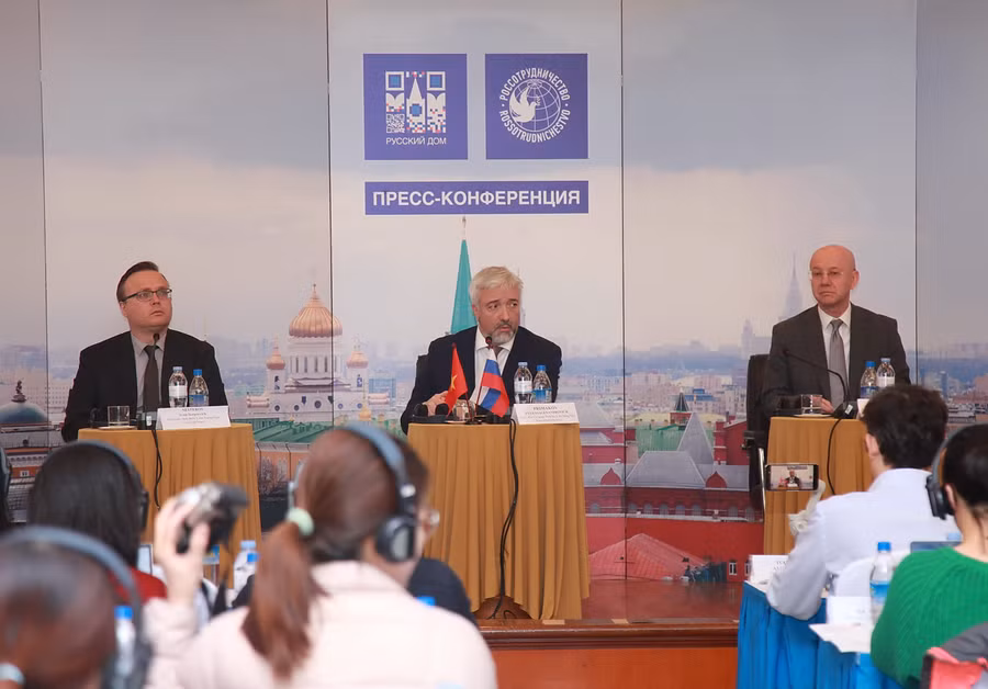 Quang cảnh buổi họp báo.