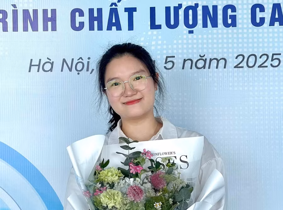Nguyễn Hoàng Ánh Mai Sao.