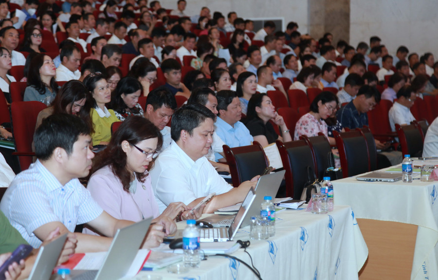 Các đại biểu dự hội nghị. img-0030.jpg