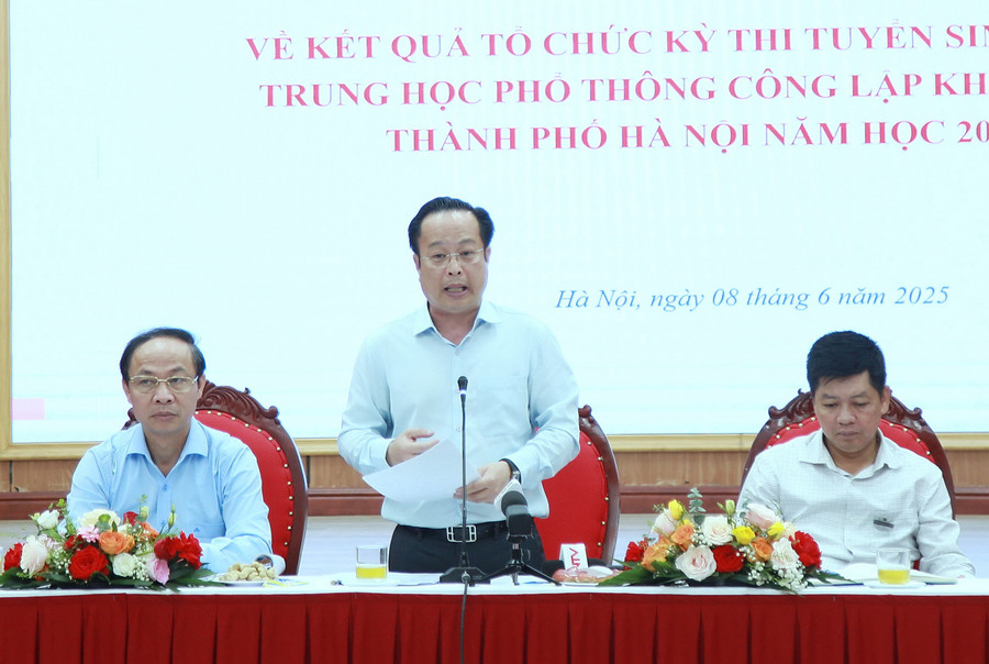 Giám đốc Sở GD&ĐT Hà Nội Trần Thế Cương phát biểu tại hội nghị. Giám đốc Sở GD&ĐT Hà Nội Trần Thế Cương phát biểu tại hội nghị.